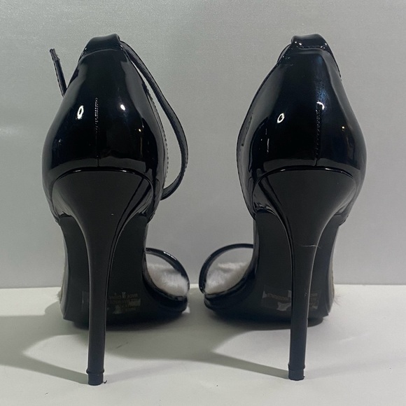 Qupid Women's 7.5 Black Glossy Heels W/Gray Soft Fur Insole - Picture 2 of 8